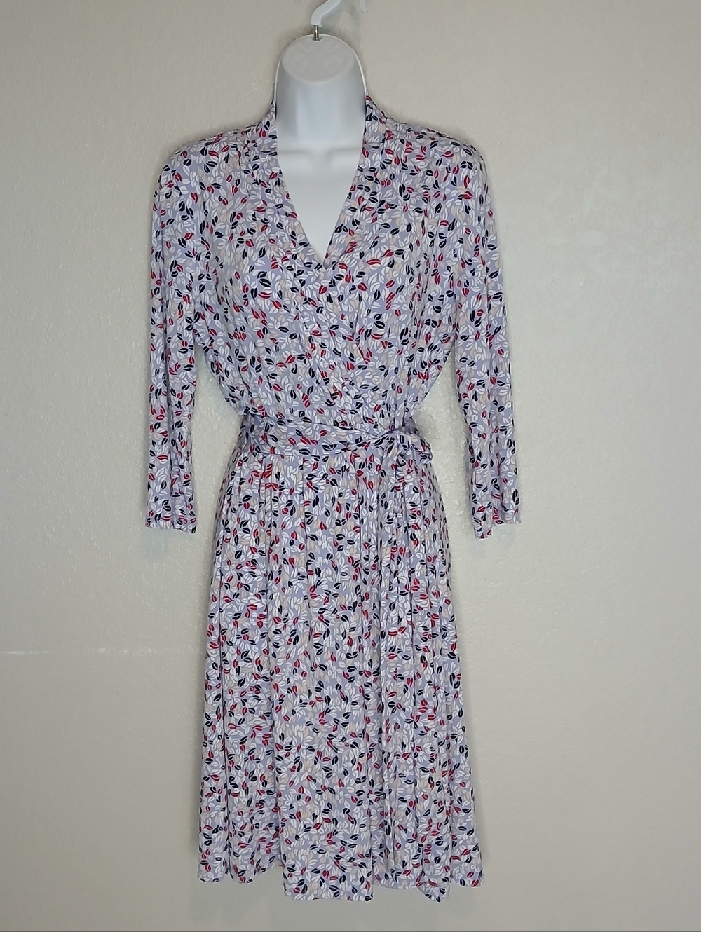 Liz Claiborne Lavender Floral Leaf Print Mock Wrap Dress Belted Sash Tied Waist